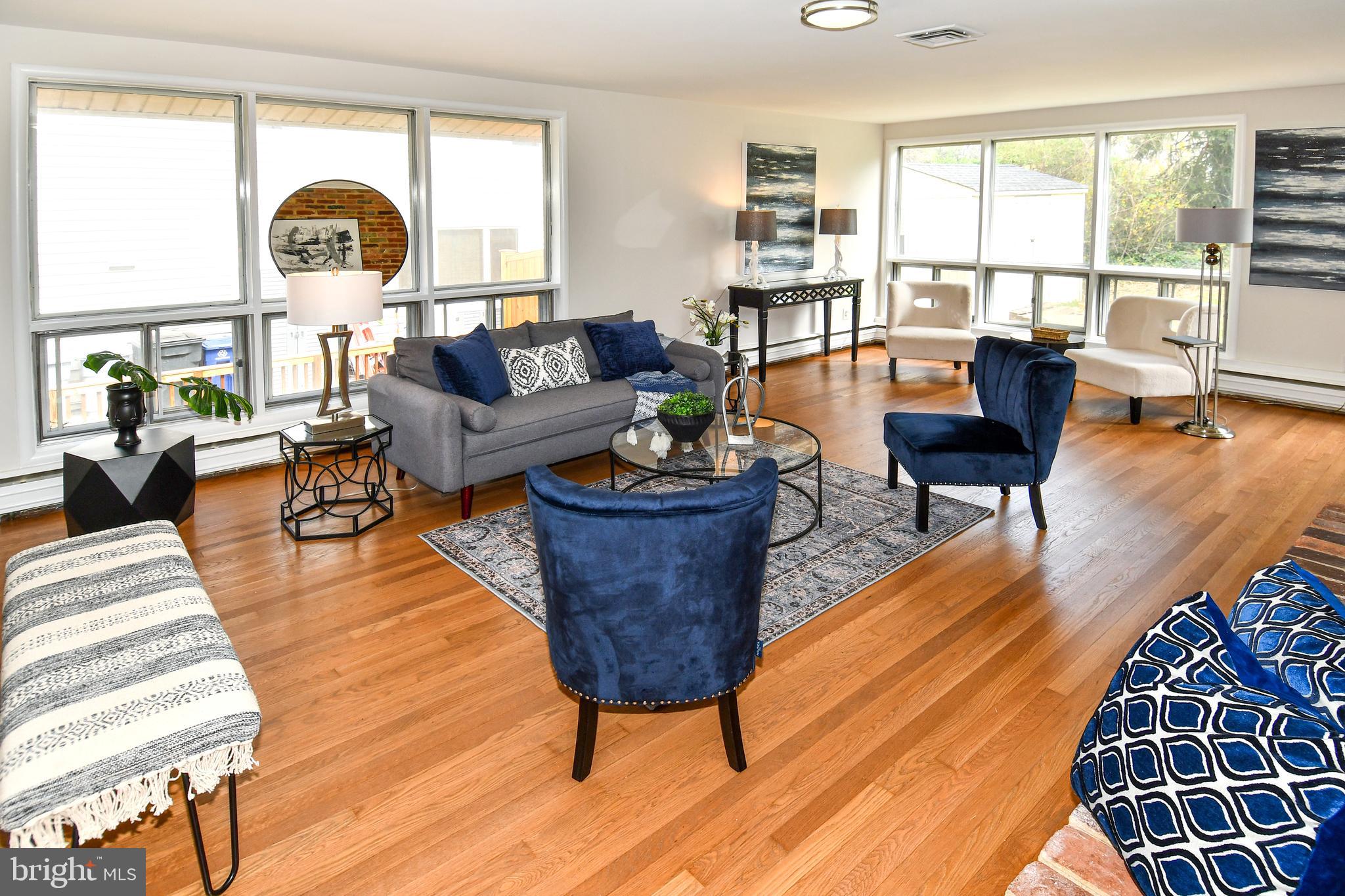 COUNTRY CLUB HILLS - Residential