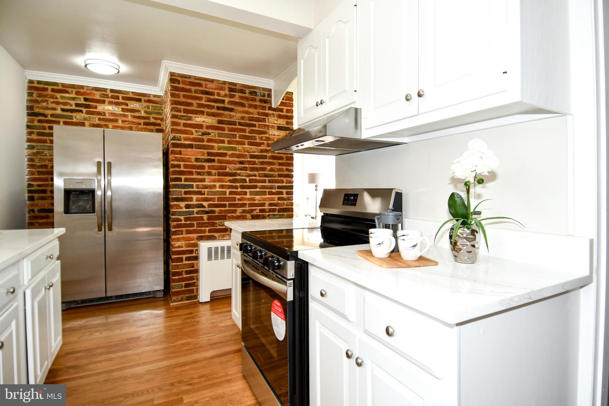 COUNTRY CLUB HILLS - Residential