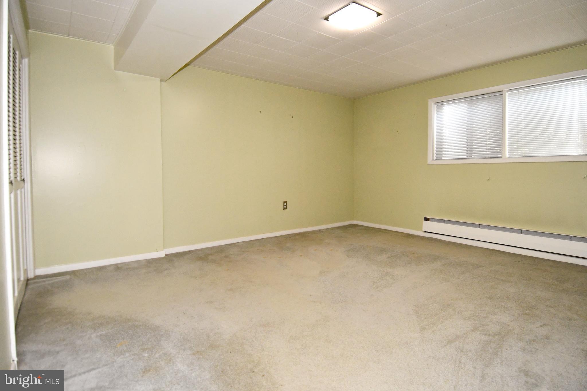 COUNTRY CLUB HILLS - Residential