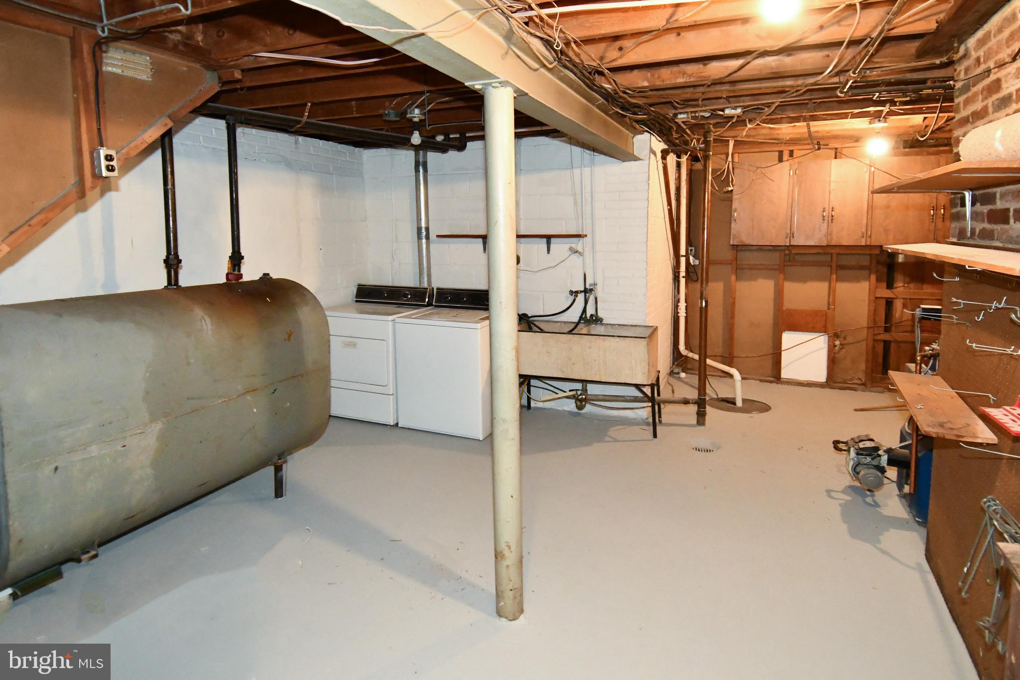 COUNTRY CLUB HILLS - Residential