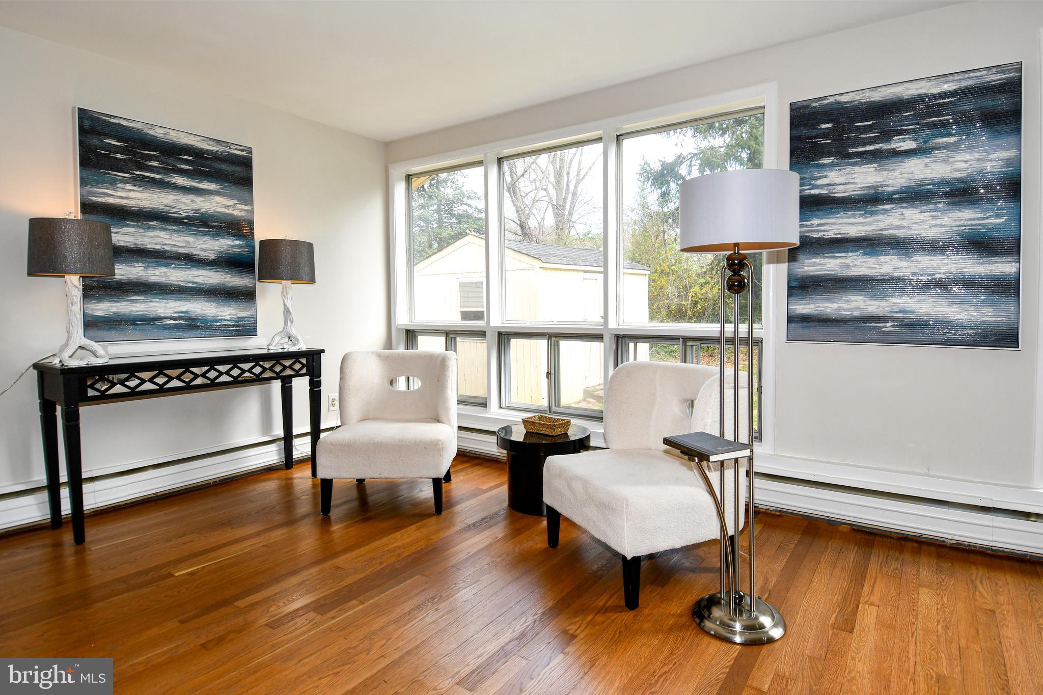 COUNTRY CLUB HILLS - Residential