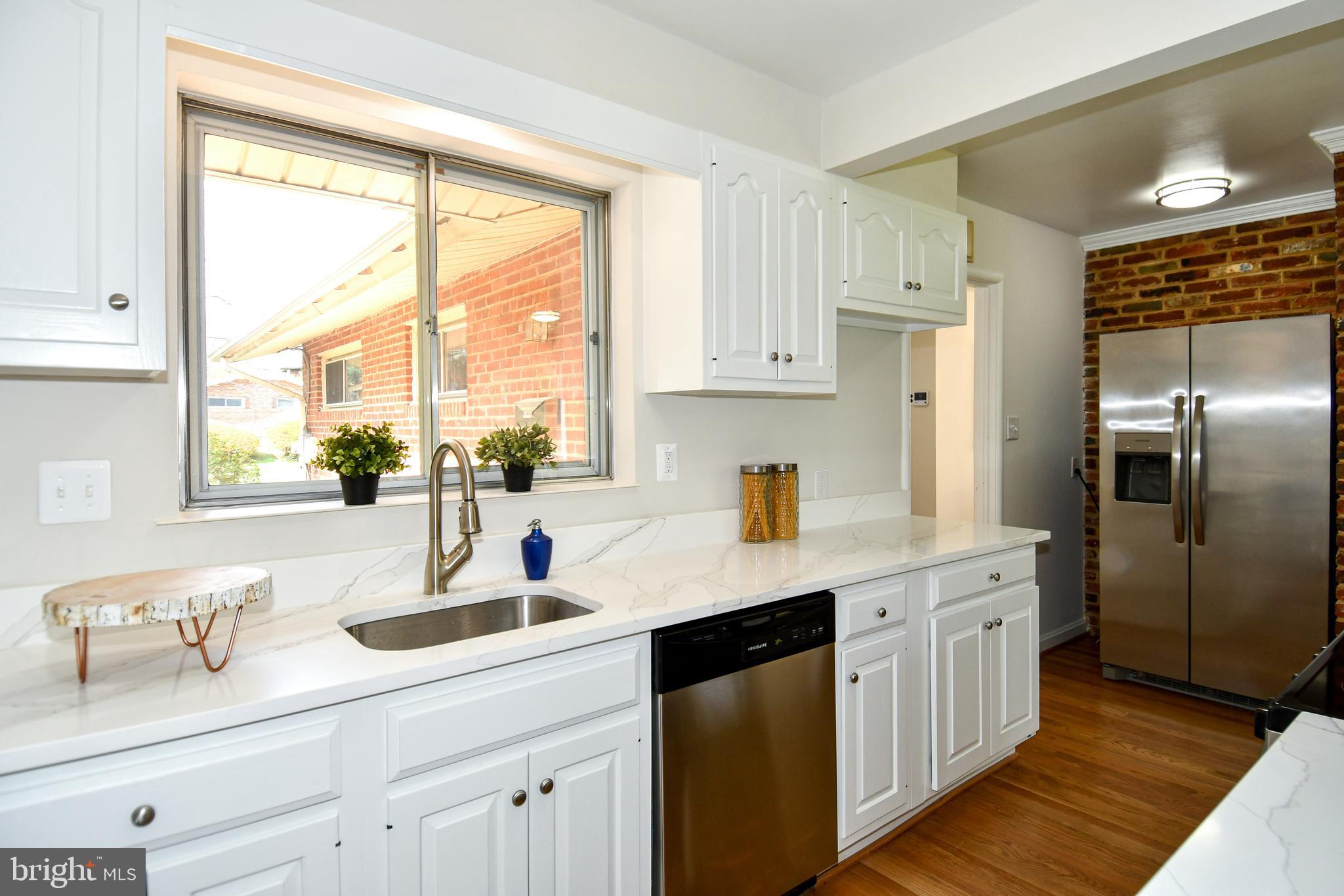 COUNTRY CLUB HILLS - Residential