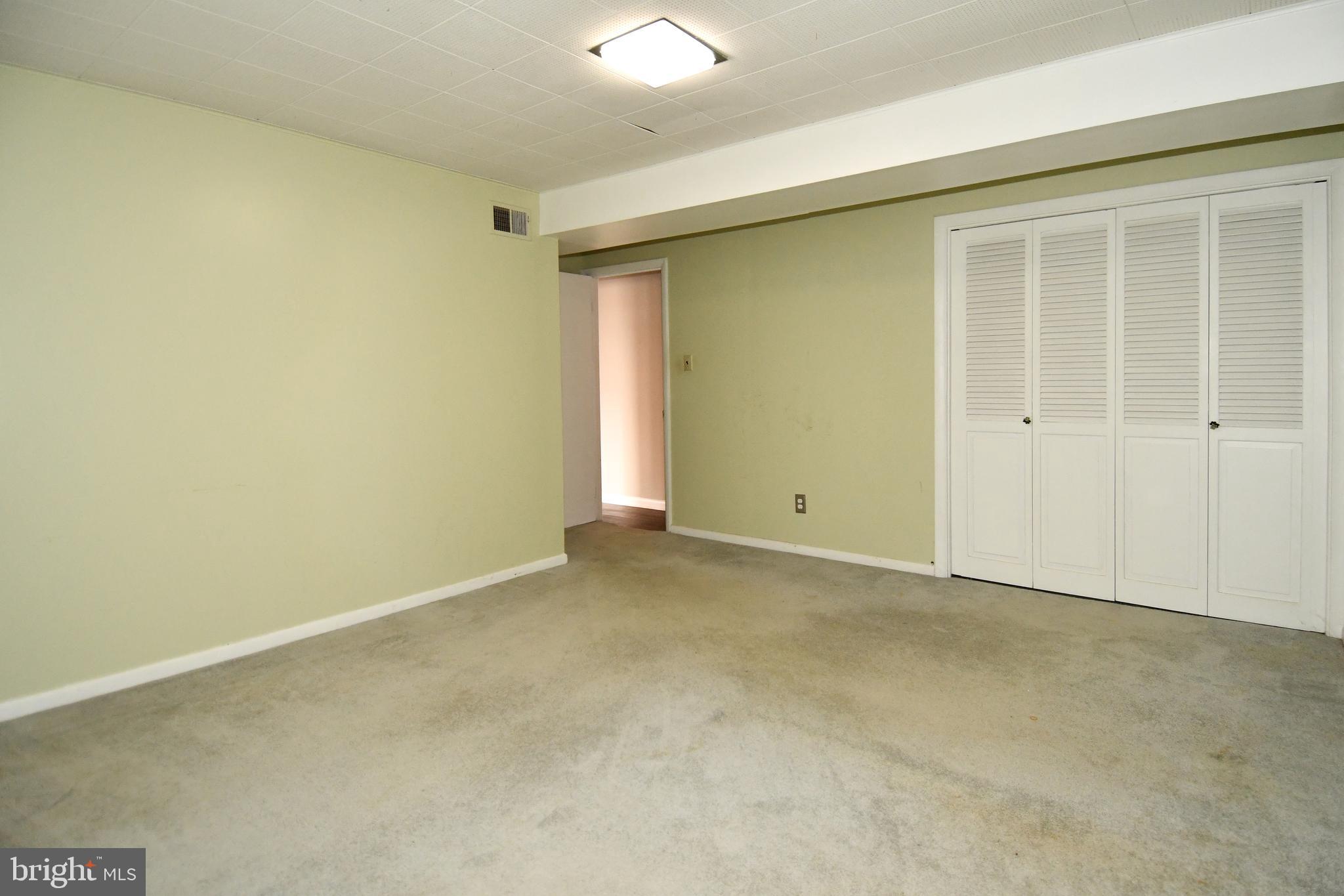 COUNTRY CLUB HILLS - Residential