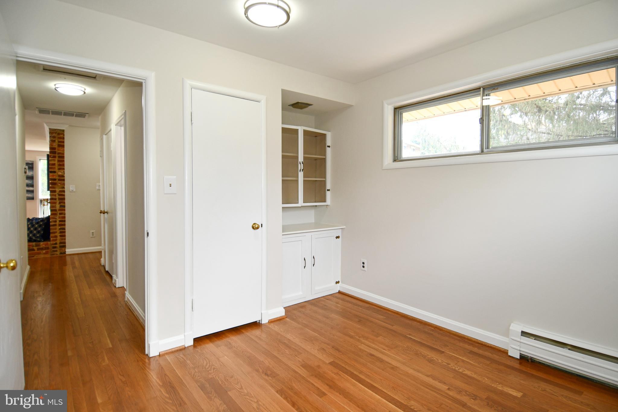 COUNTRY CLUB HILLS - Residential