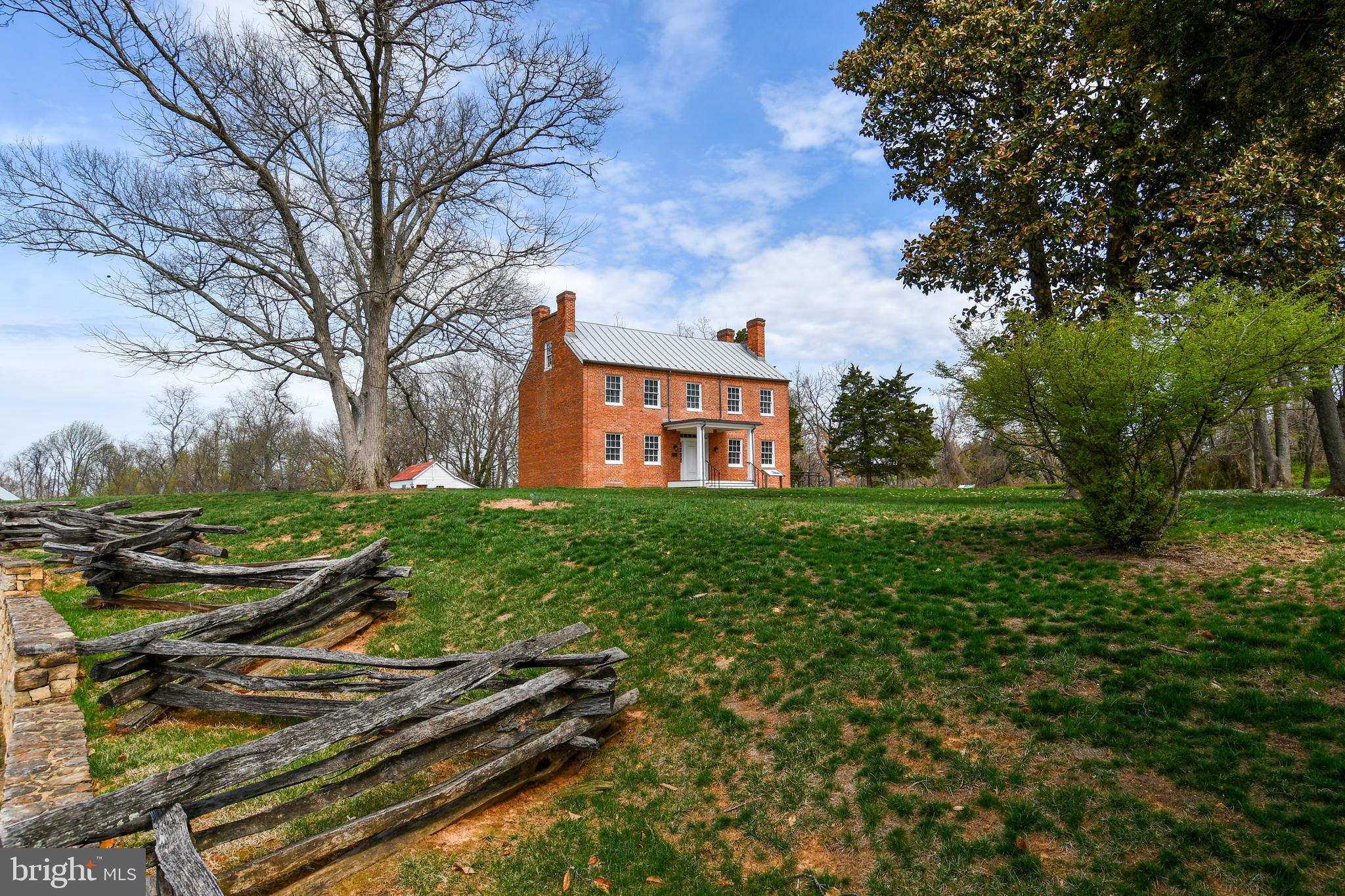 COUNTRY CLUB HILLS - Residential