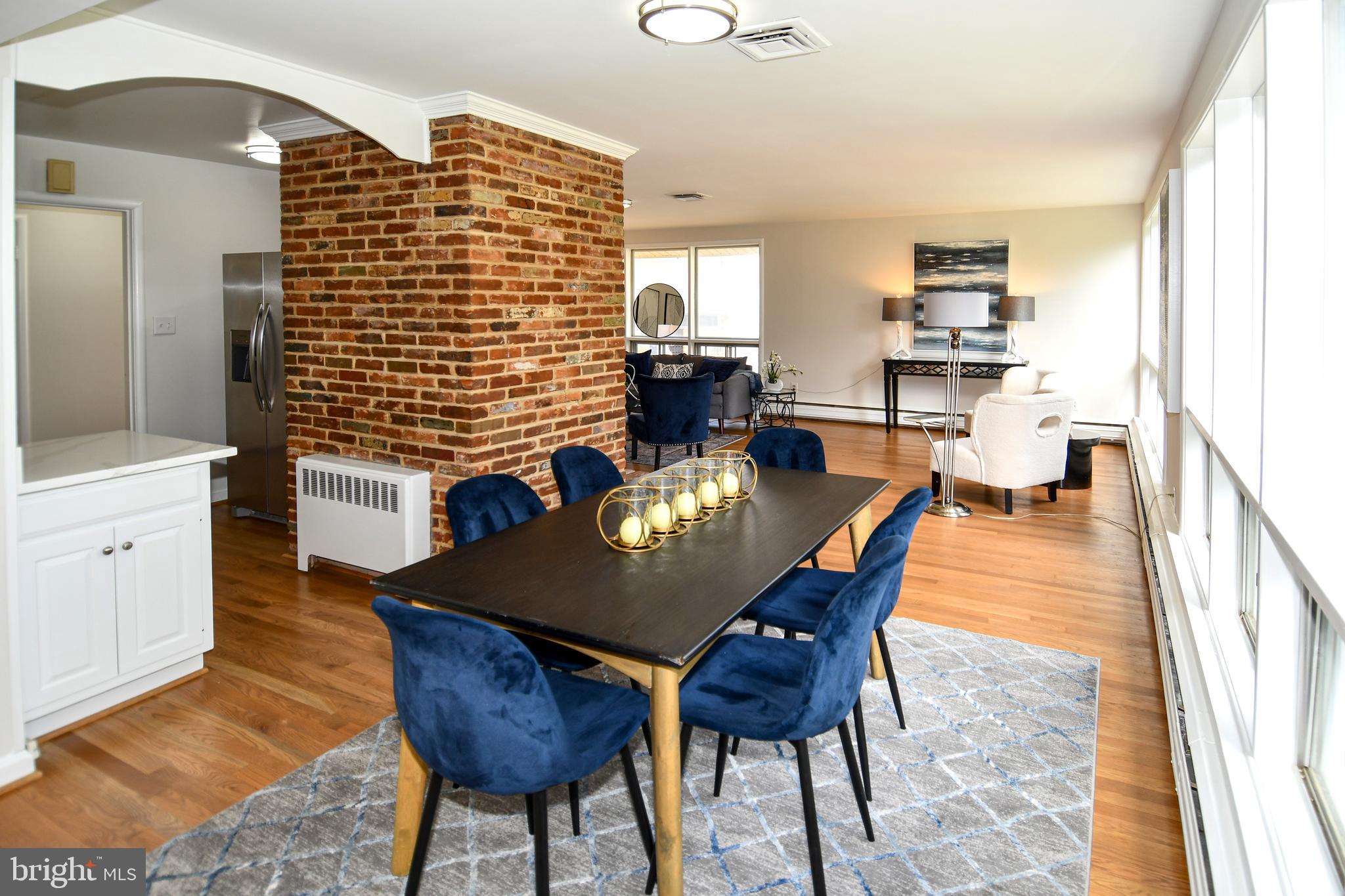 COUNTRY CLUB HILLS - Residential