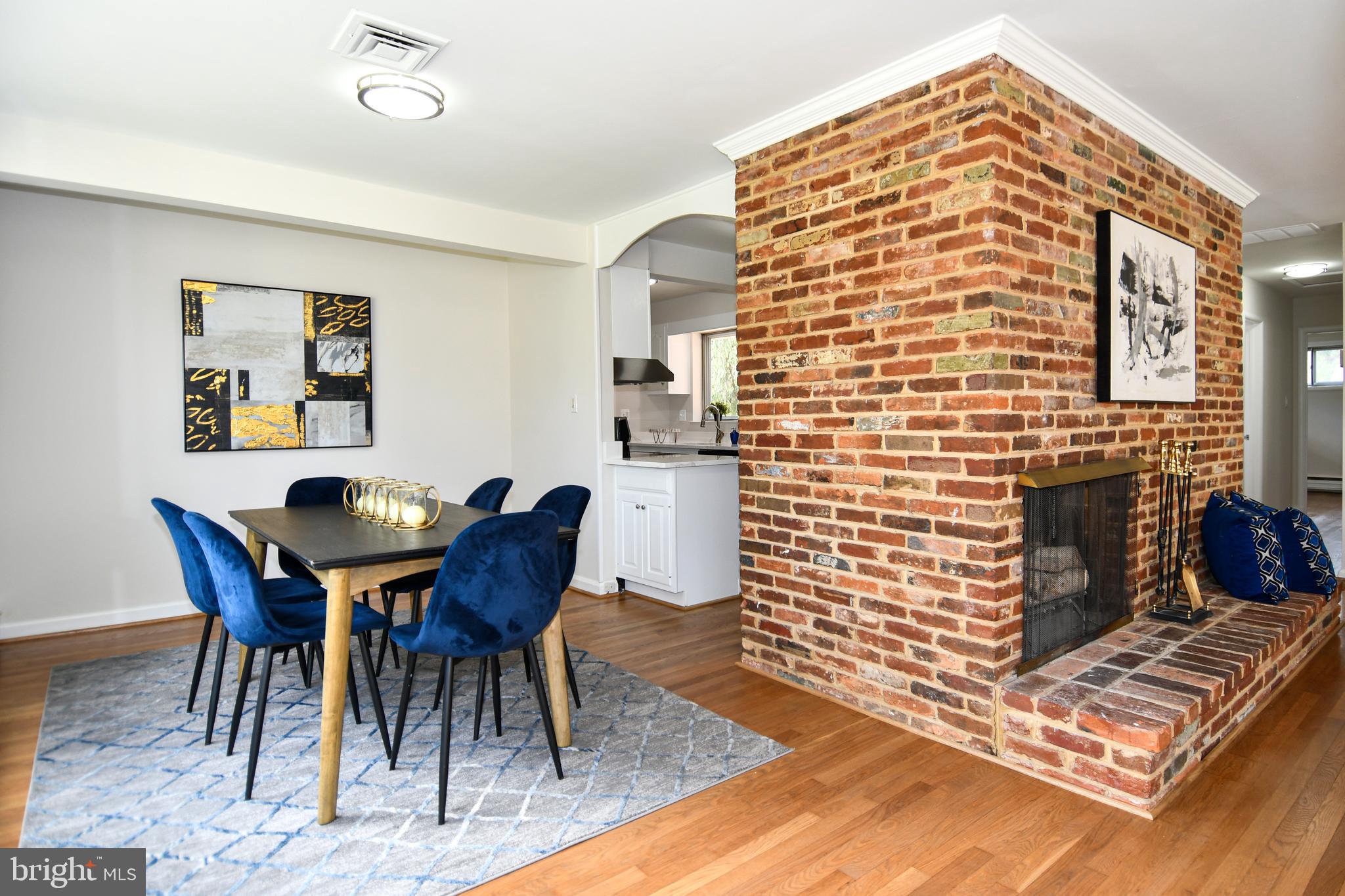 COUNTRY CLUB HILLS - Residential