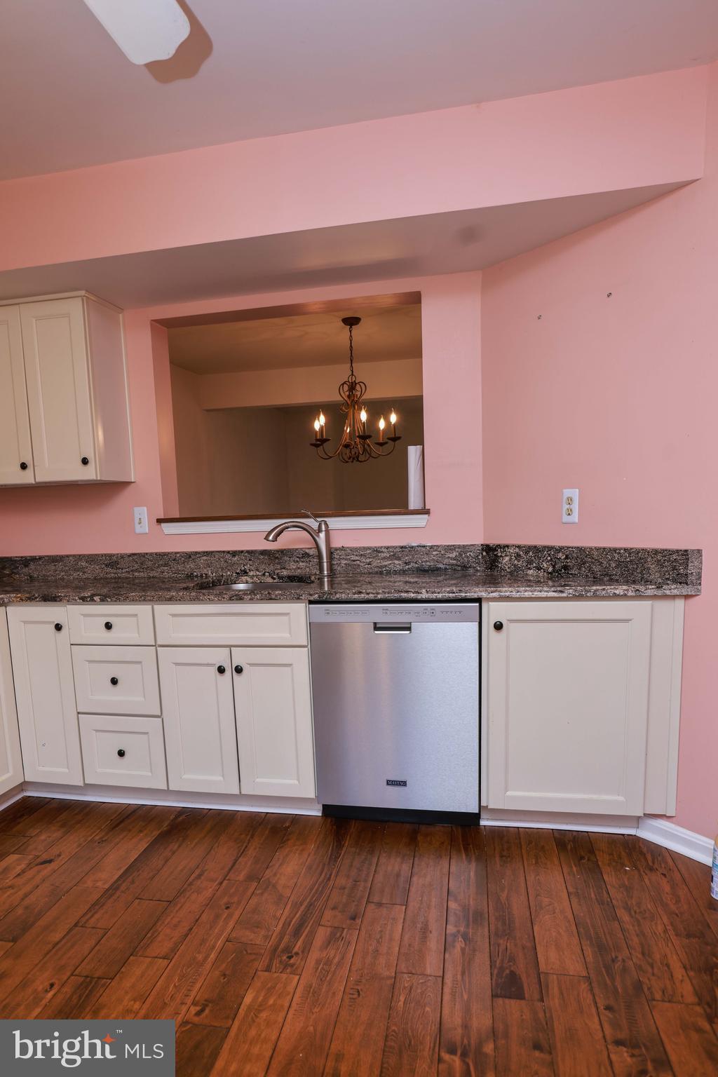 TOLL HOUSE - Residential Lease