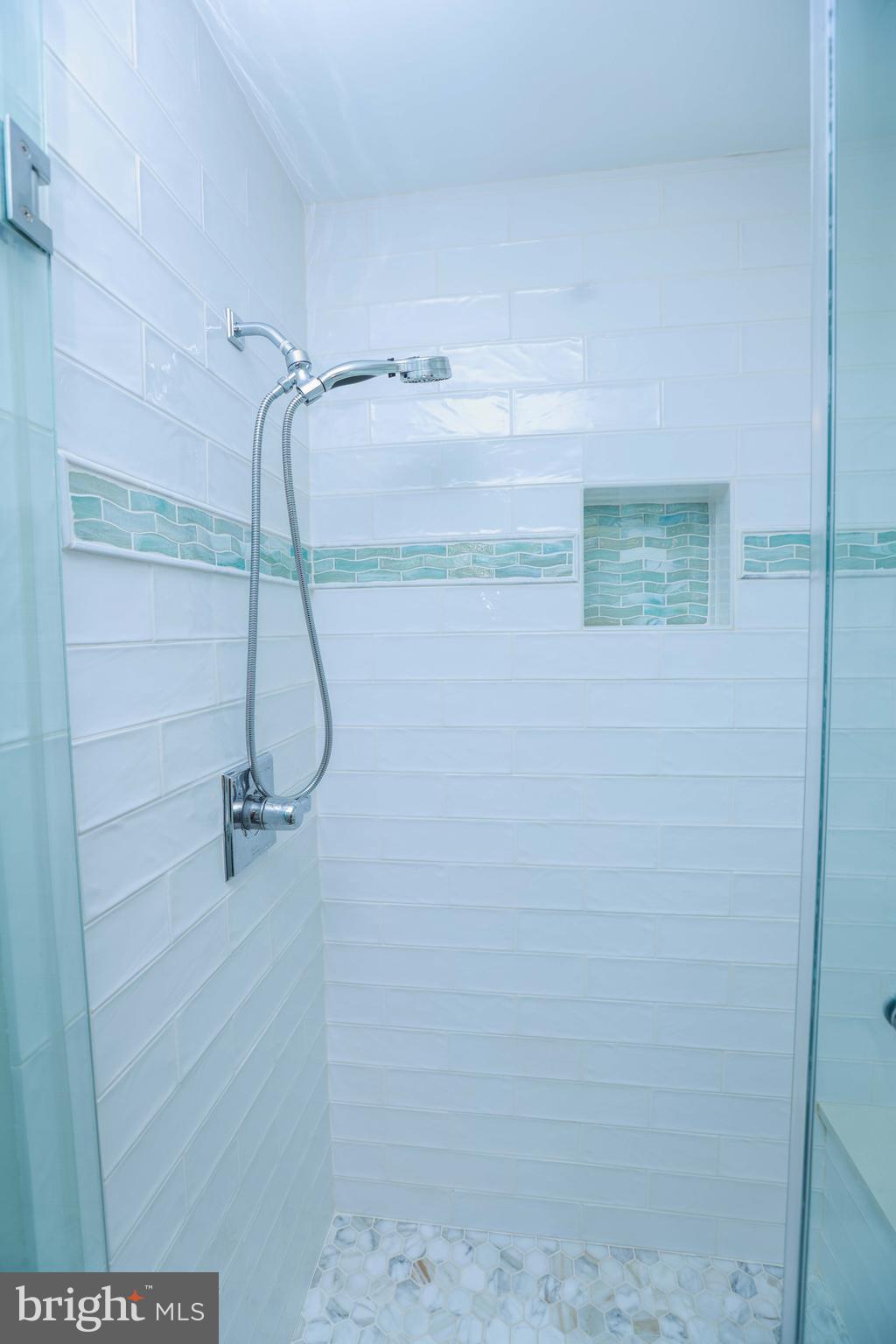 TOLL HOUSE - Residential Lease