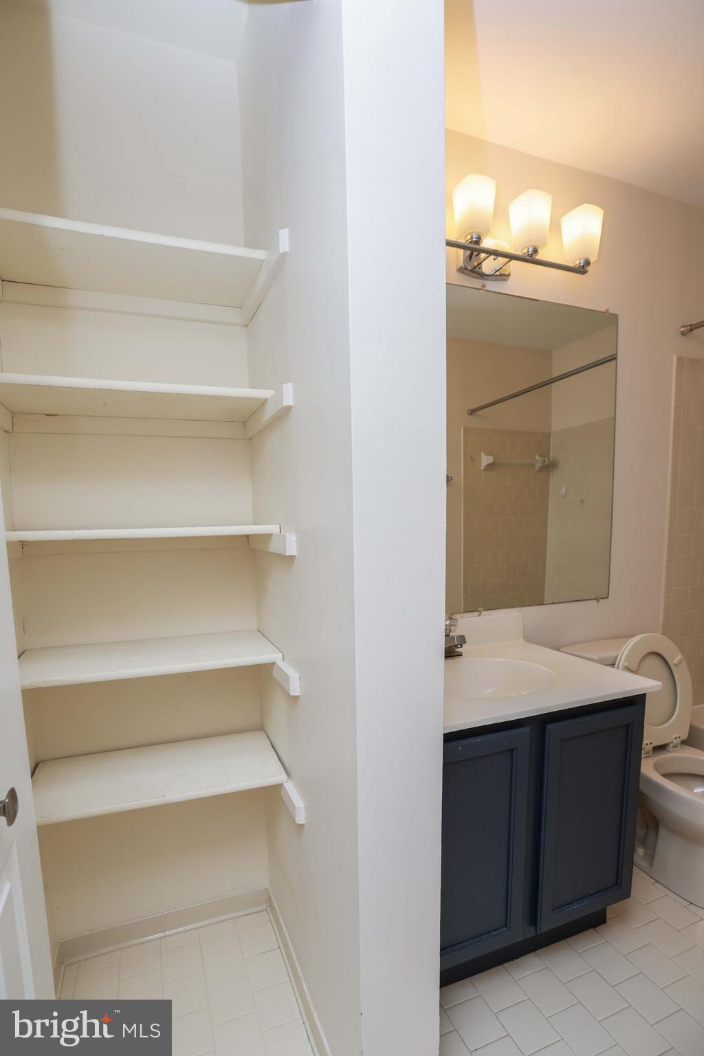 TOLL HOUSE - Residential Lease