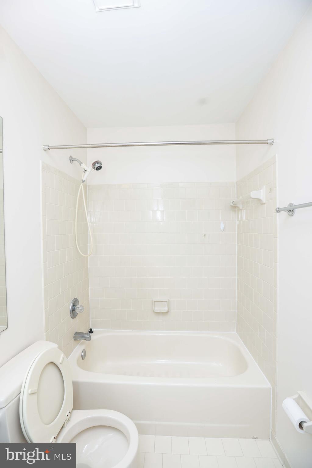 TOLL HOUSE - Residential Lease