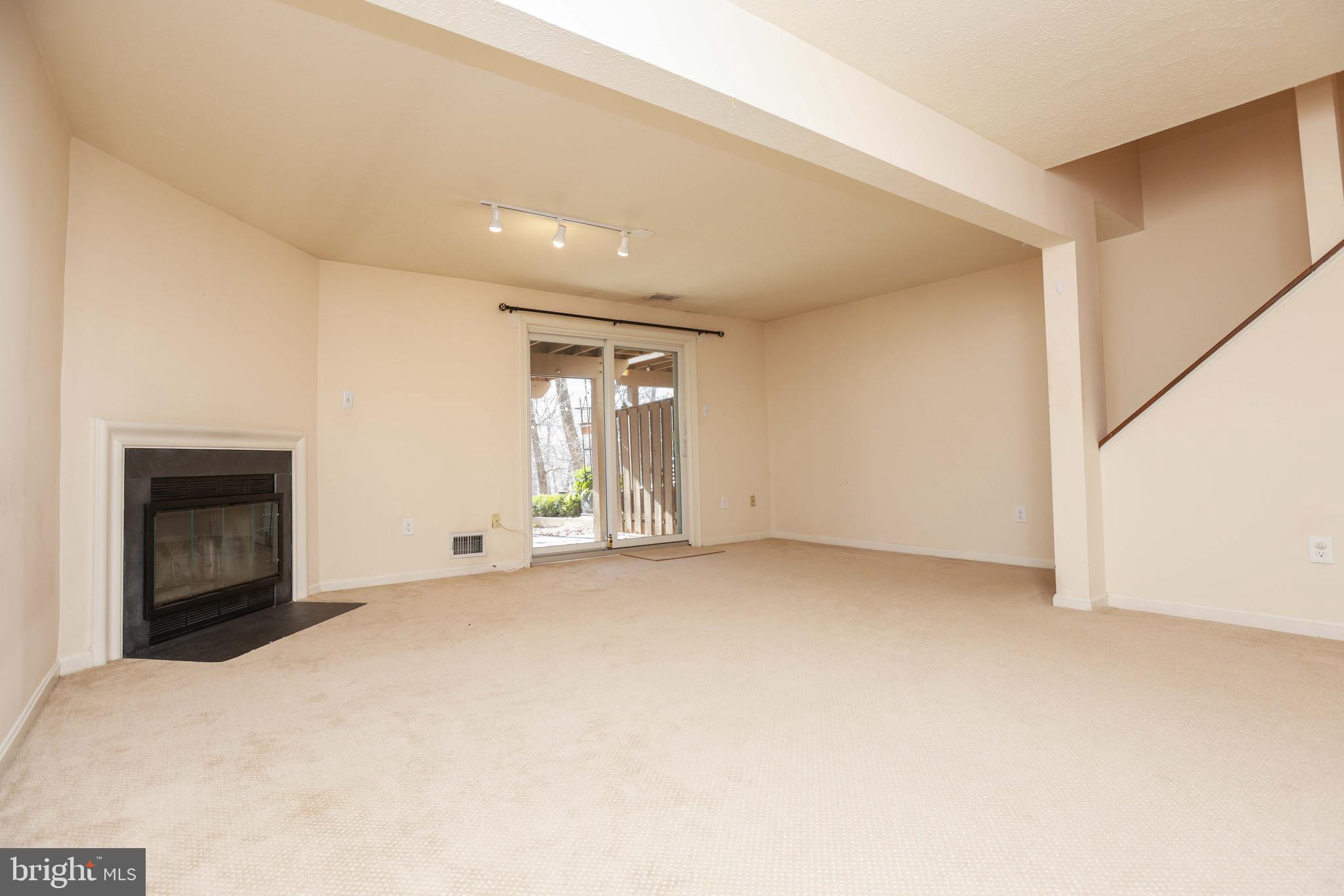 TOLL HOUSE - Residential Lease