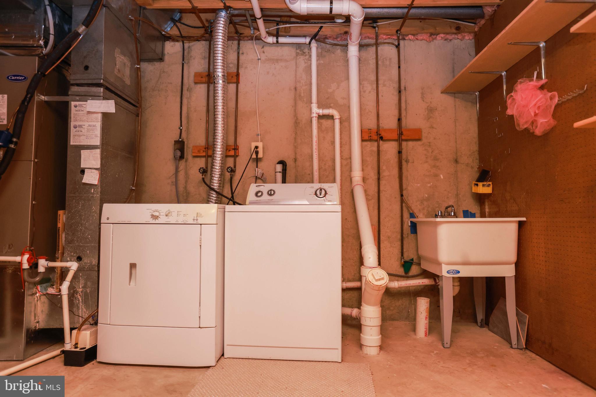 TOLL HOUSE - Residential Lease