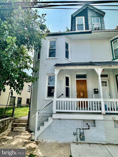 Townhouse For Sale - 706 E Walnut Street<br/> LANCASTER, PA 17602