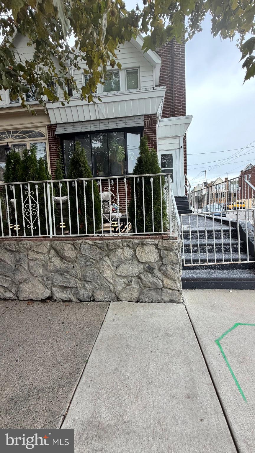 549 E CHELTENHAM AVENUE
