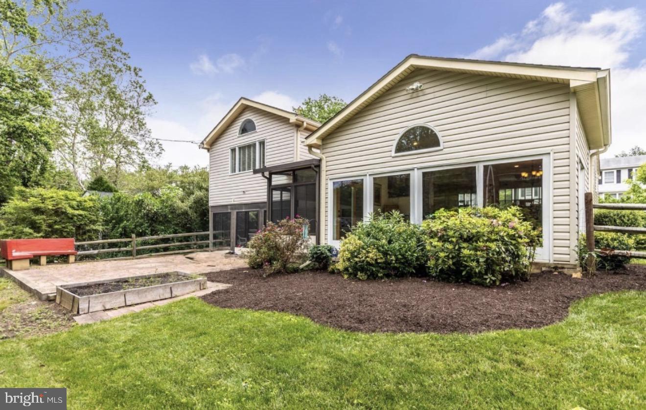 DULANEY VILLAGE - Residential