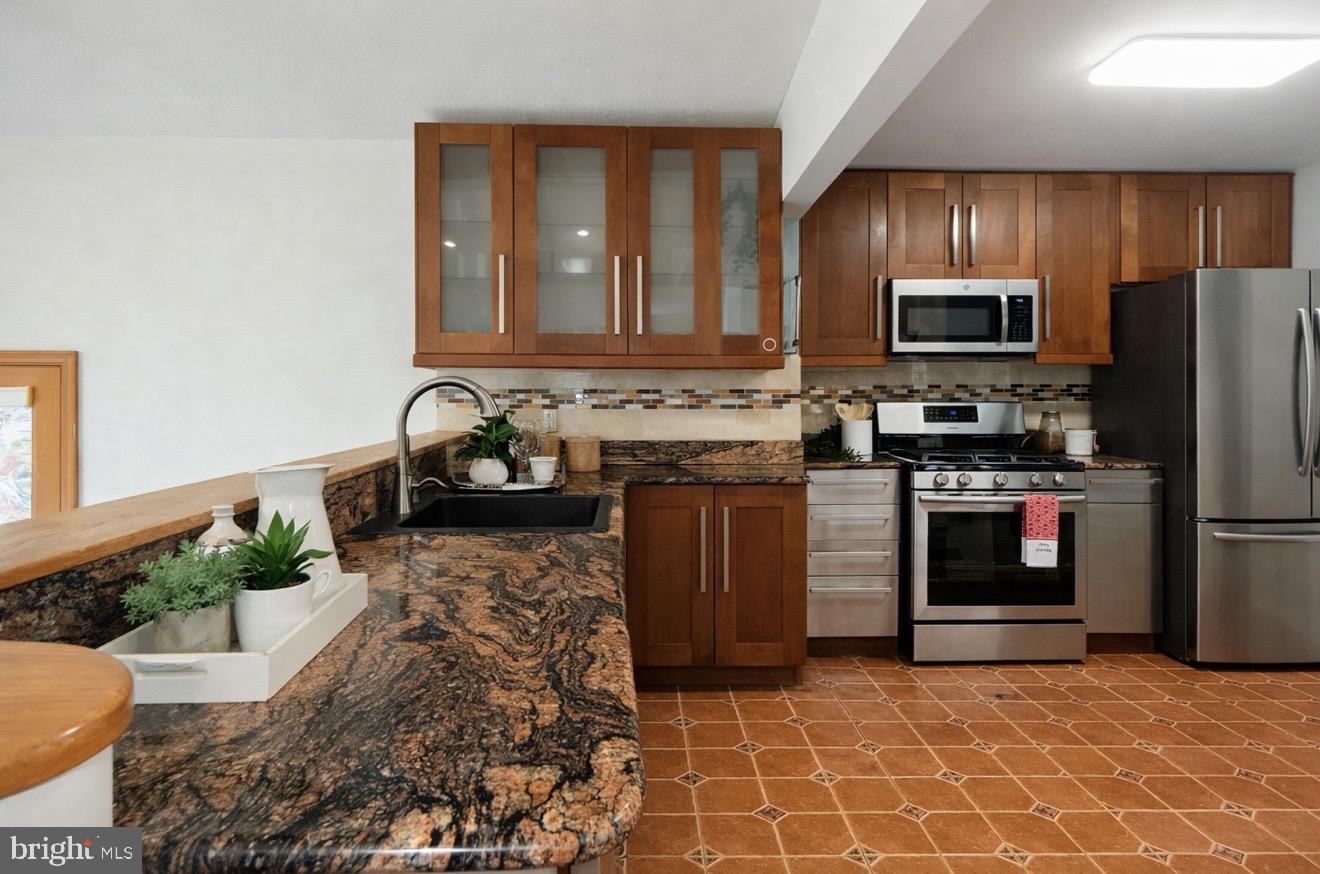 DULANEY VILLAGE - Residential