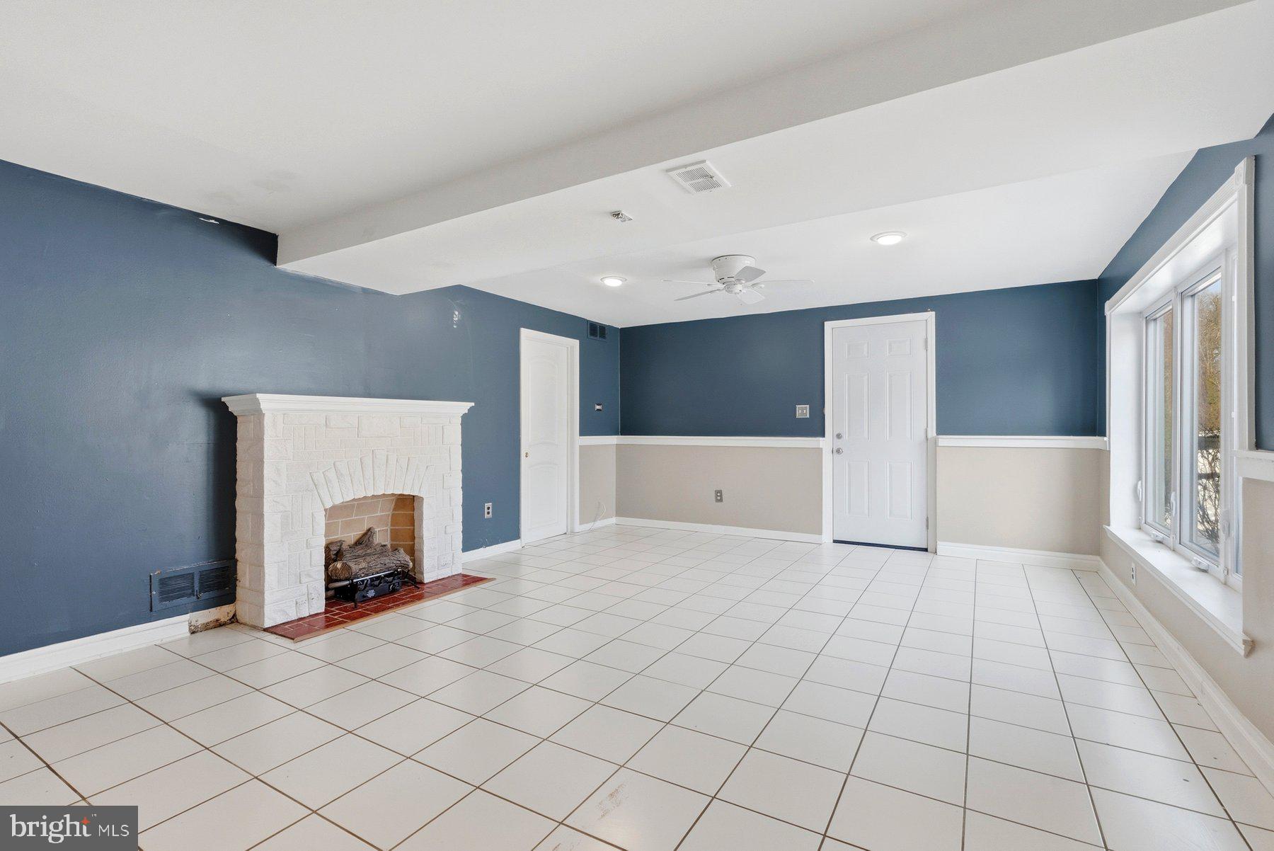 DULANEY VILLAGE - Residential