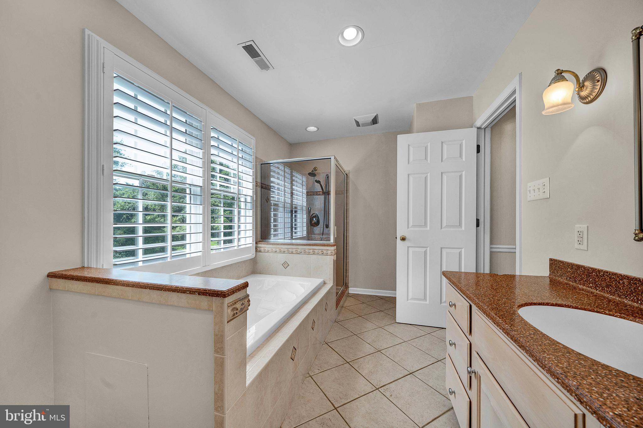 GWYNEDD KNOLL - Residential