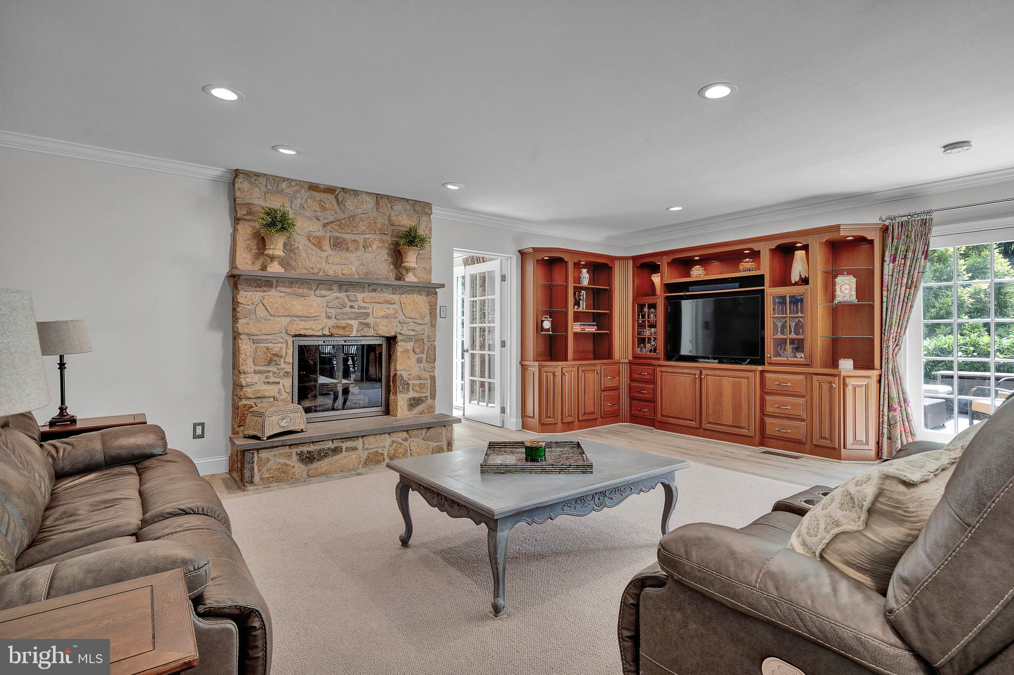 GWYNEDD KNOLL - Residential