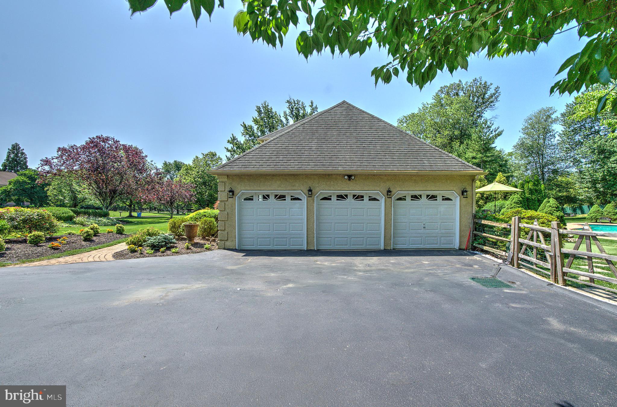 GWYNEDD KNOLL - Residential