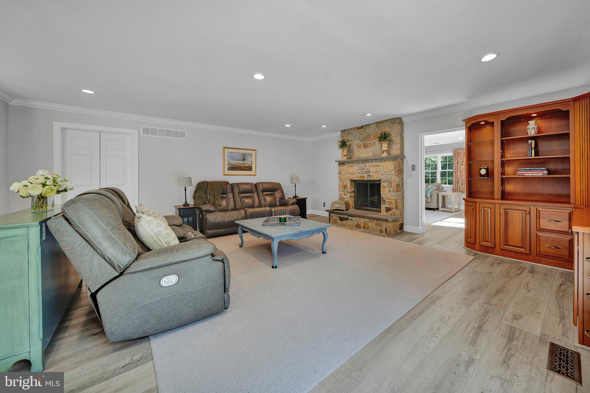 GWYNEDD KNOLL - Residential