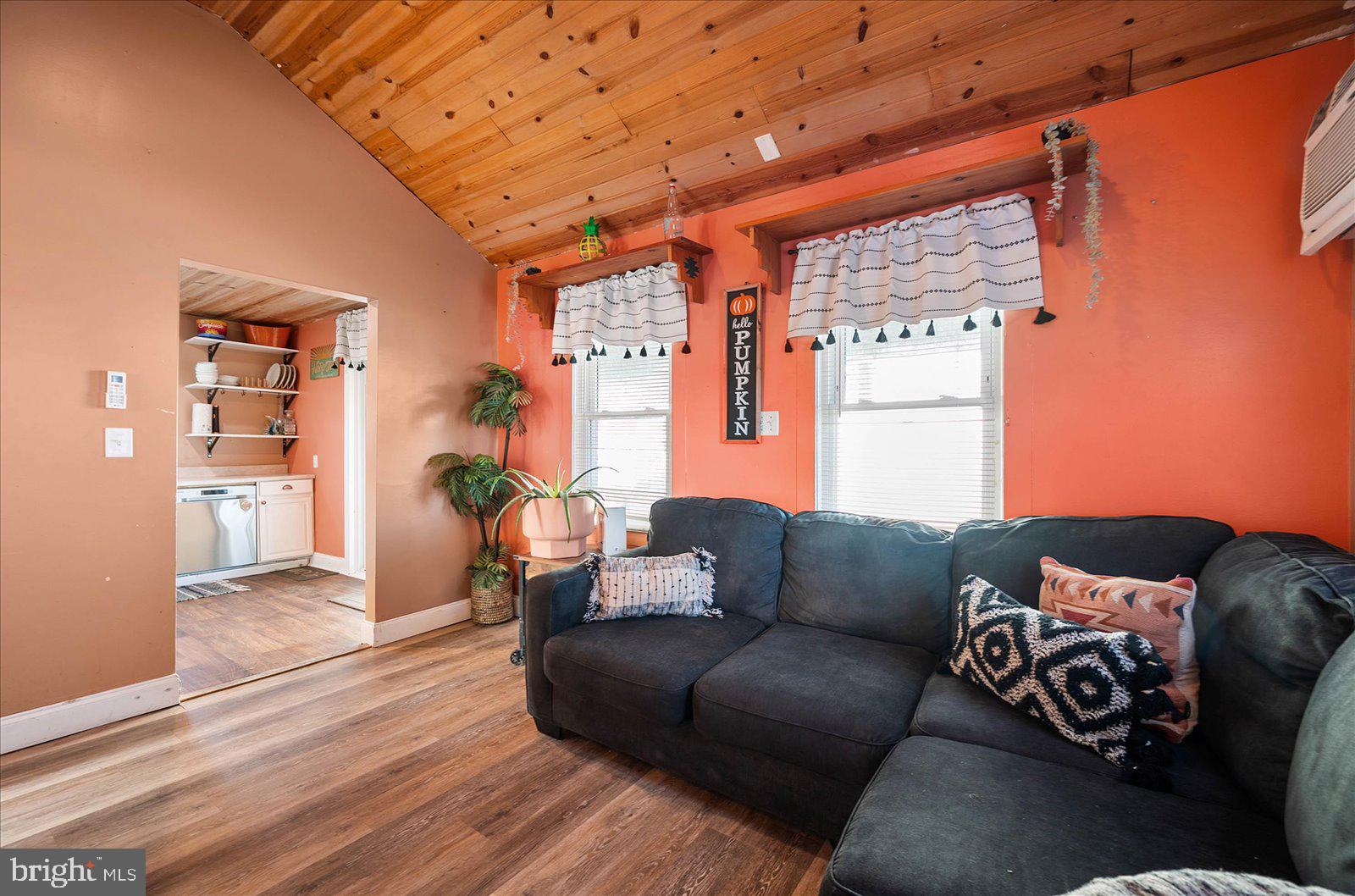 HITCHENS & TRIMPER - Residential