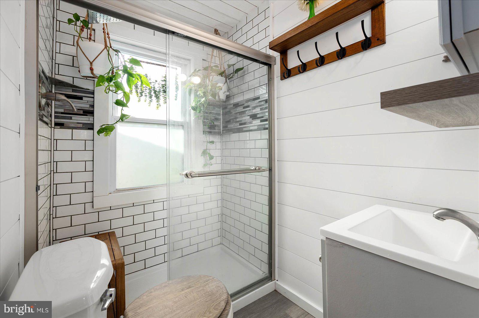 HITCHENS & TRIMPER - Residential