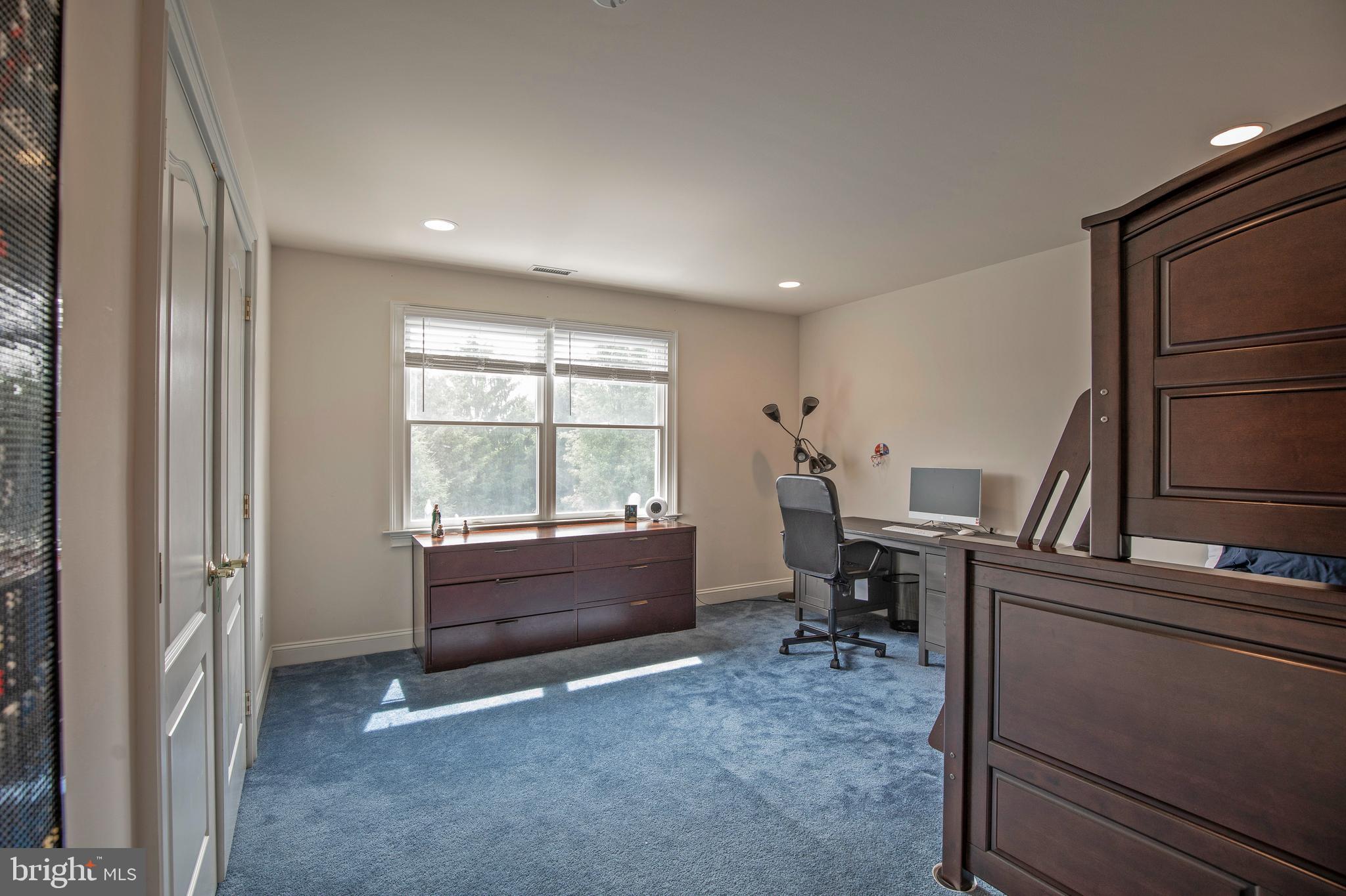 LONGMEADOW - Residential