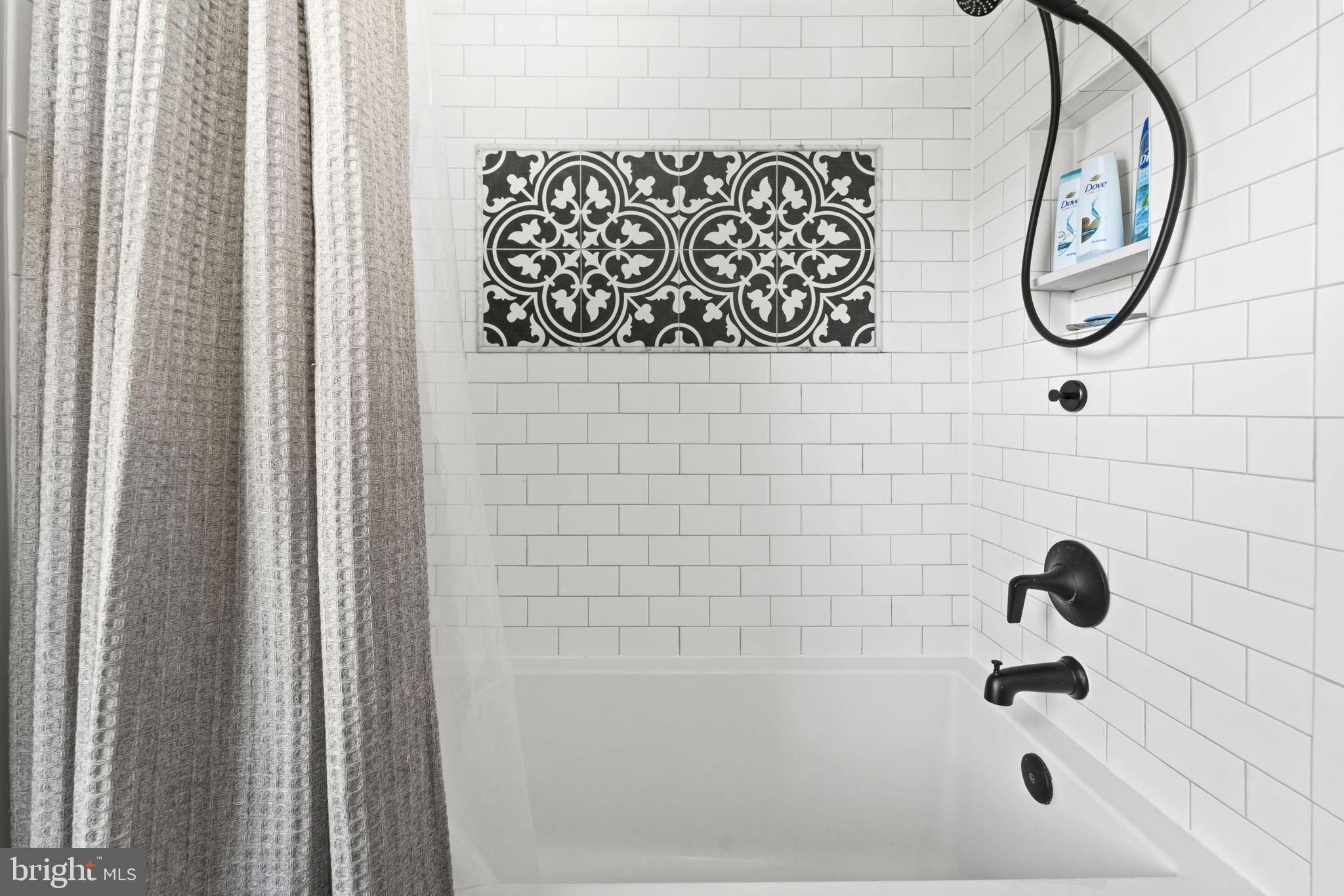 LITTLE ROCKY RUN - Residential Lease