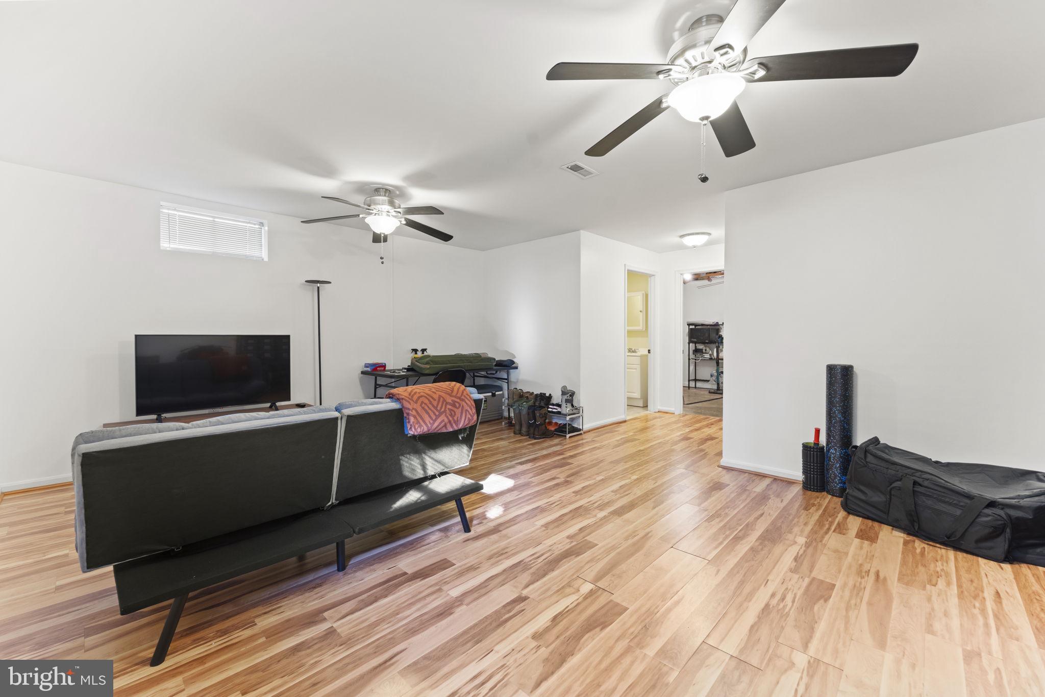 LITTLE ROCKY RUN - Residential Lease