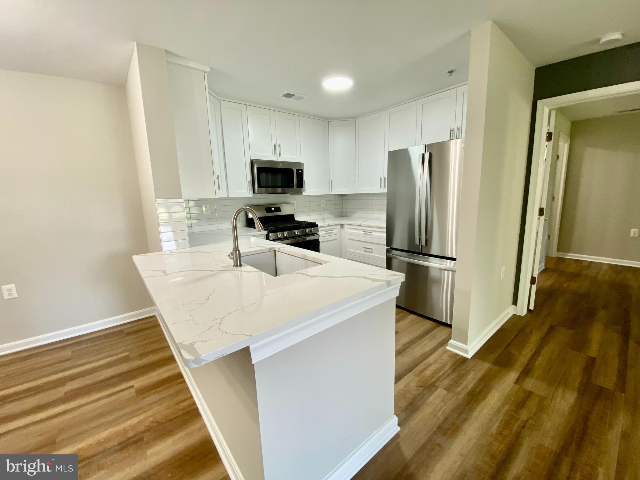 SUMMERHOUSE CONDO - Residential