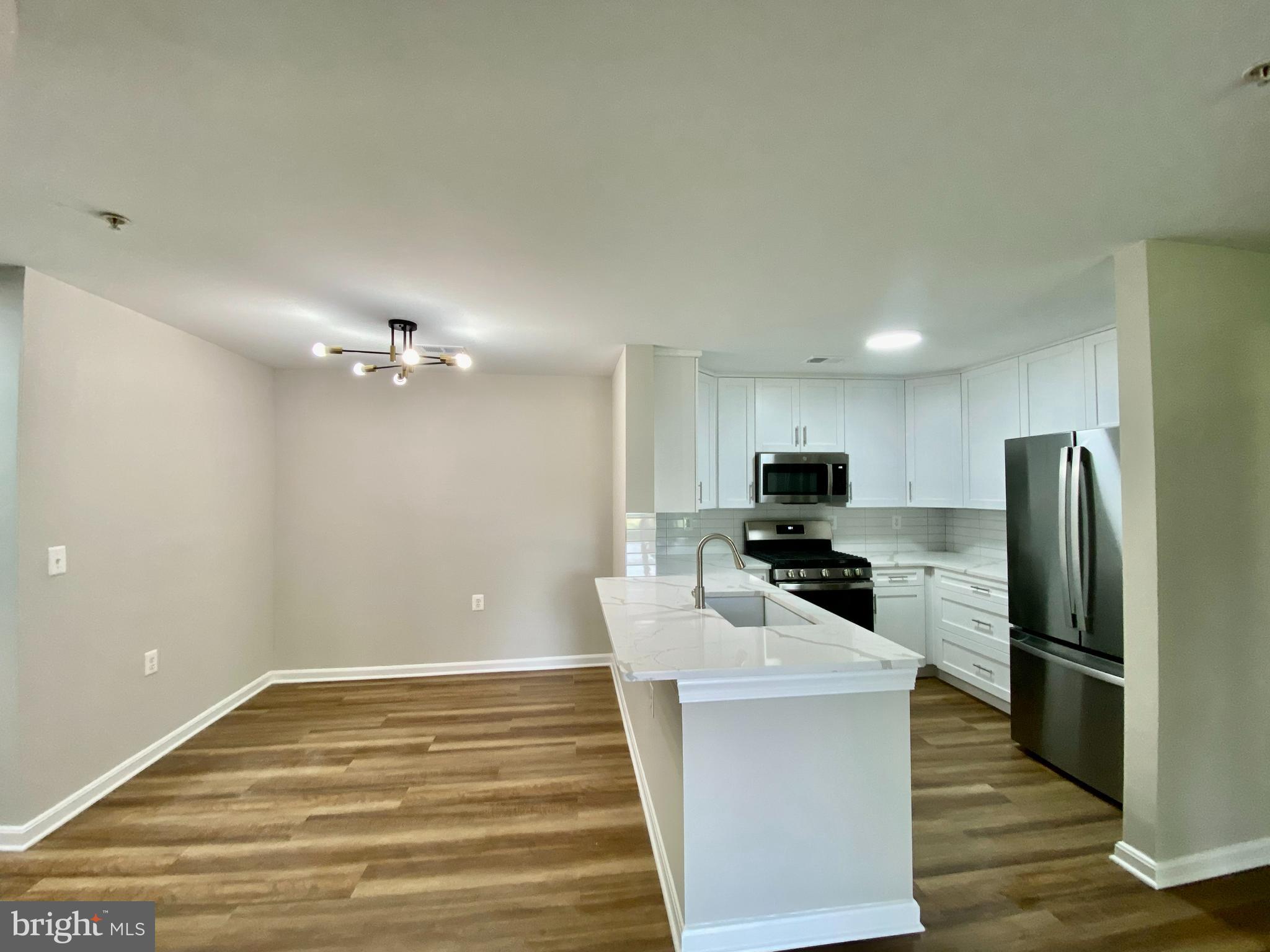 SUMMERHOUSE CONDO - Residential