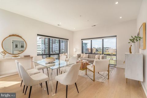 Photo of 737 Swann Avenue #602, ALEXANDRIA, VA 22301 (MLS # VAAX2058556)