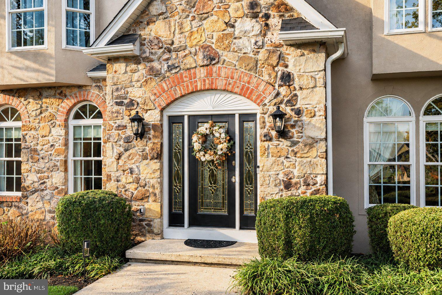 1100 BRIAR WAY