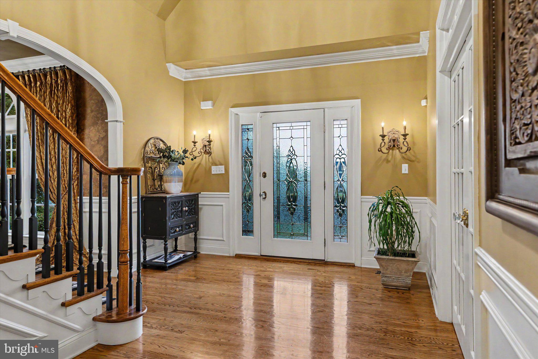 1100 BRIAR WAY
