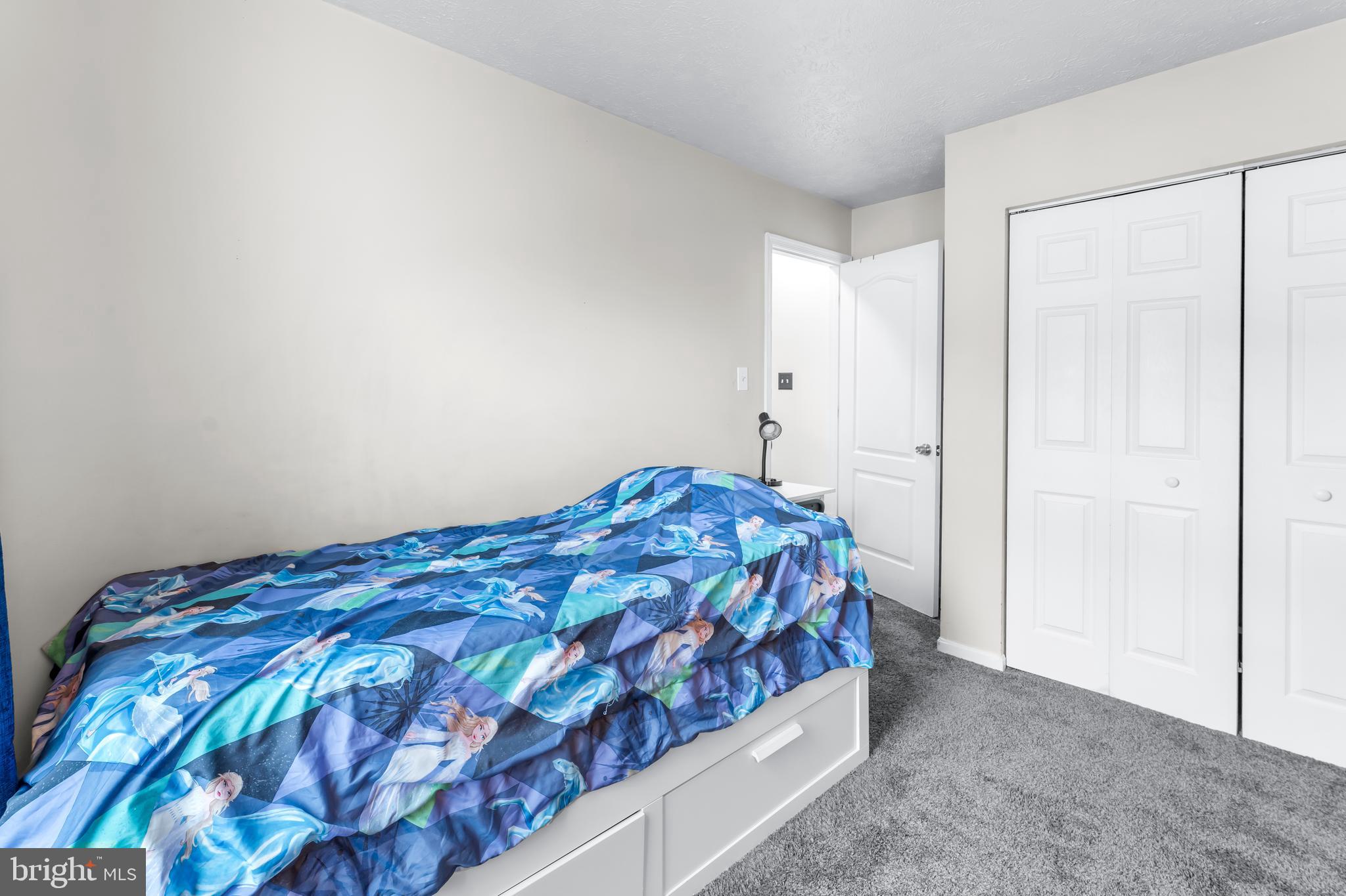 ROYAL PLAZA - Residential