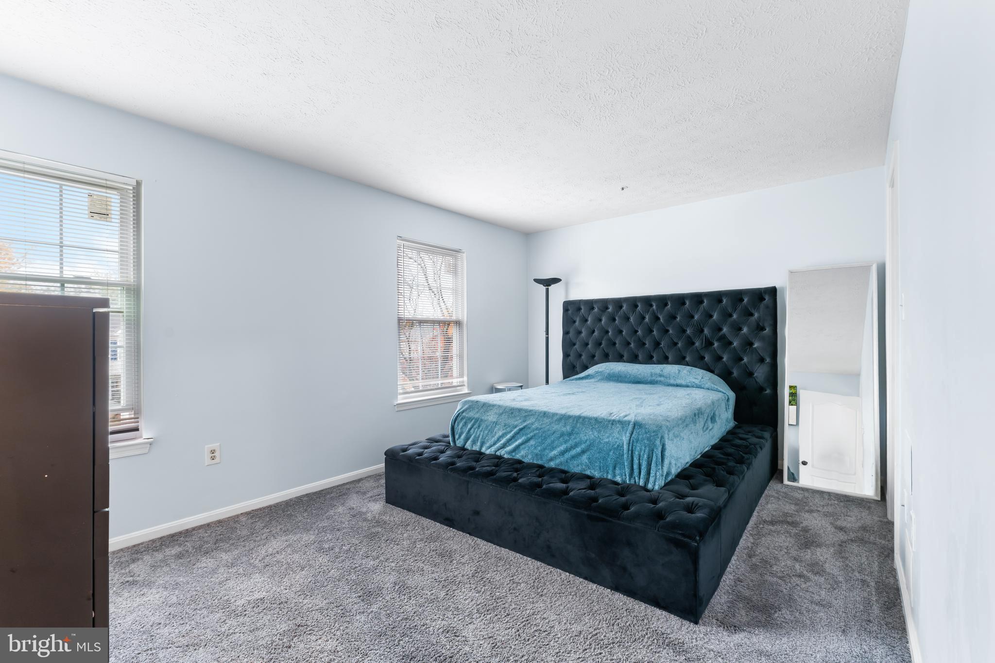 ROYAL PLAZA - Residential