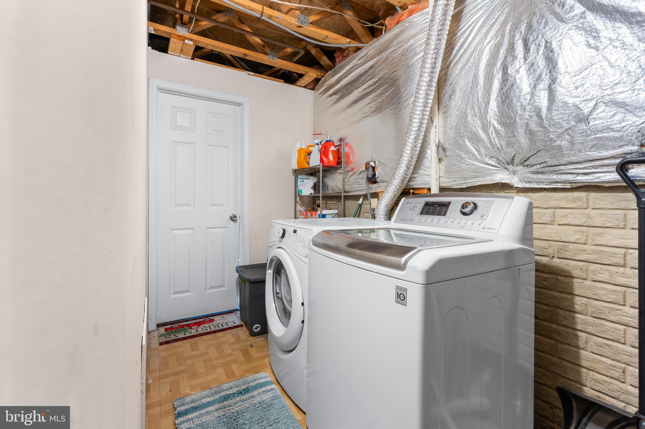 ROYAL PLAZA - Residential