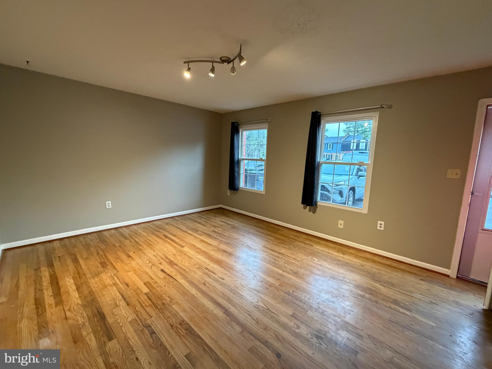 FREDERICKTOWNE TOWNHOUSE - Residential Lease