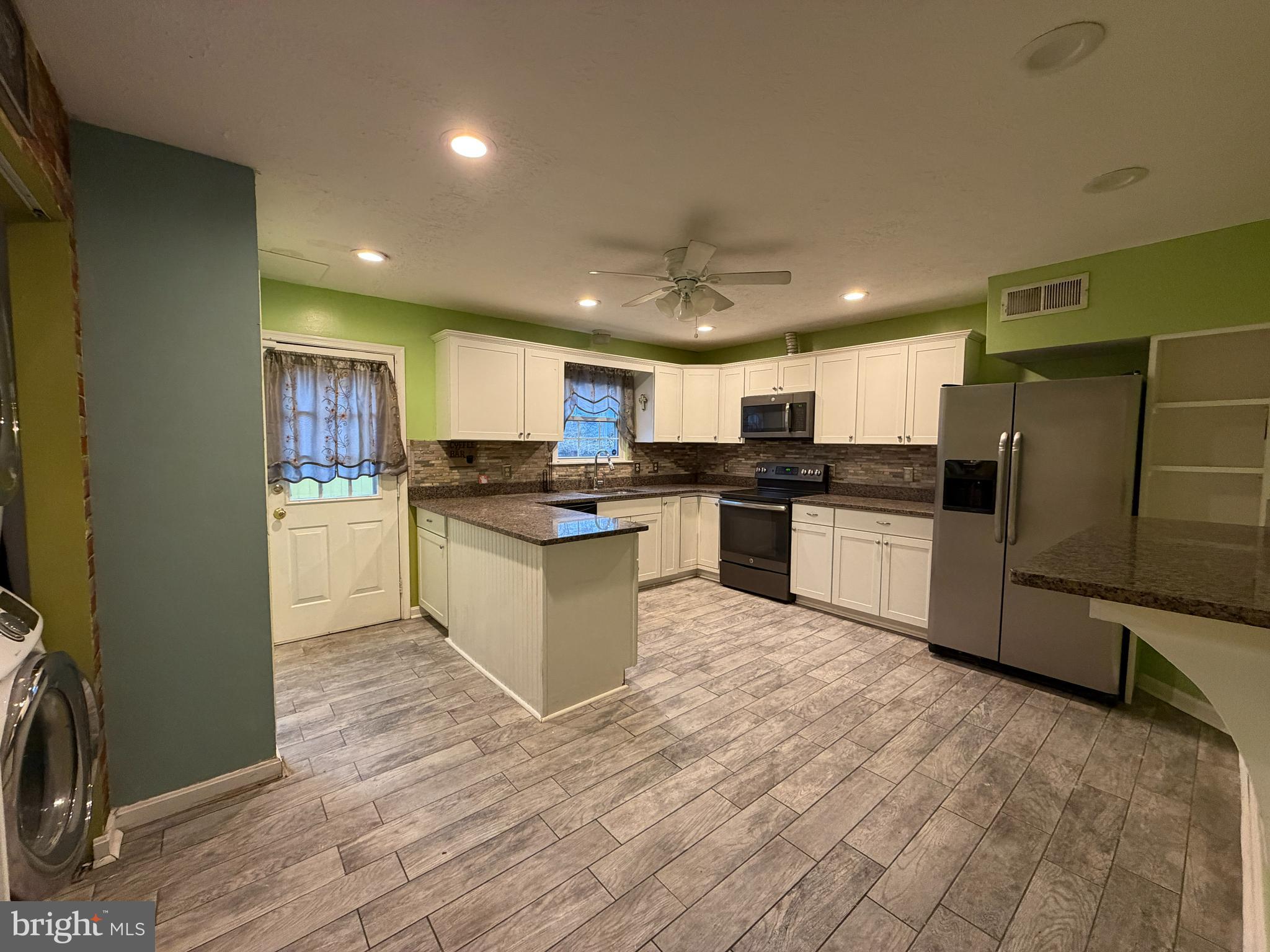 FREDERICKTOWNE TOWNHOUSE - Residential Lease