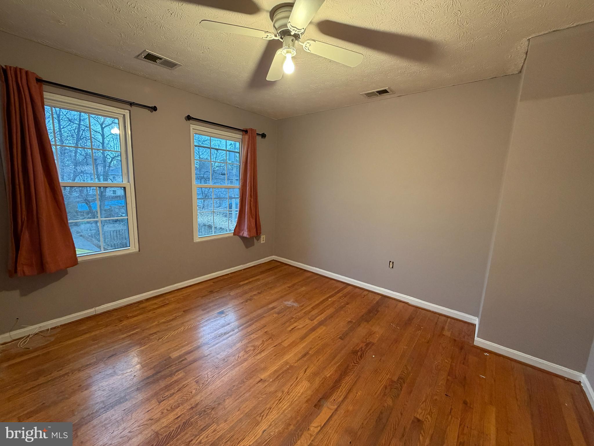 FREDERICKTOWNE TOWNHOUSE - Residential Lease