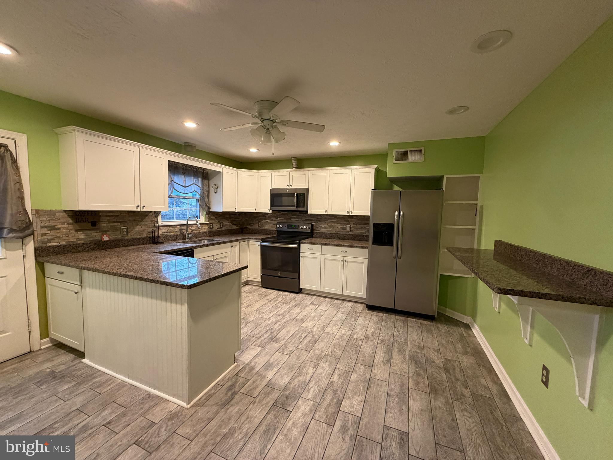 FREDERICKTOWNE TOWNHOUSE - Residential Lease