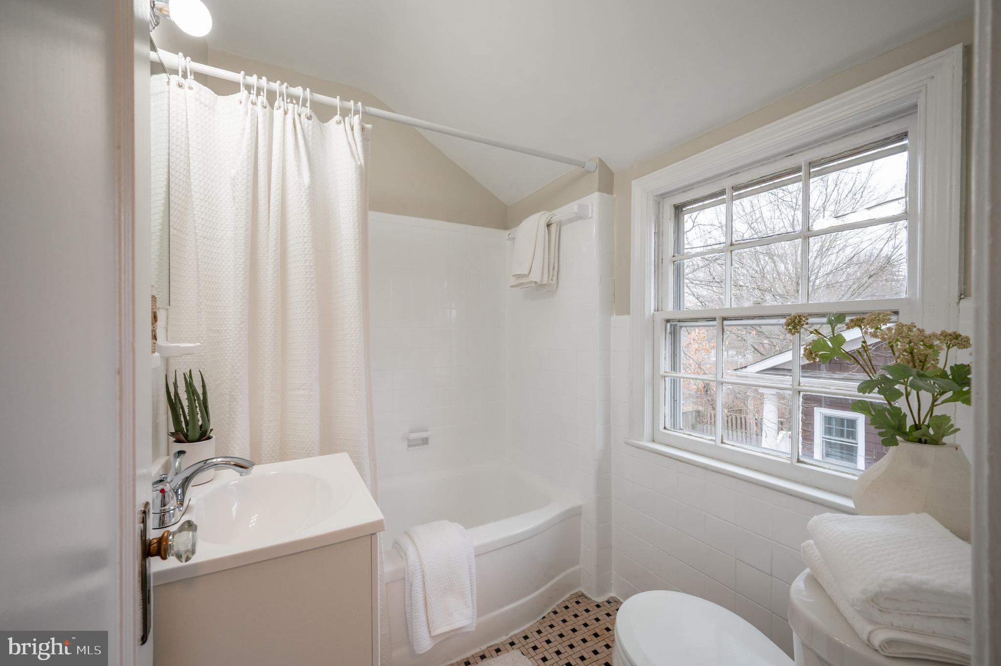 BARCROFT - Residential