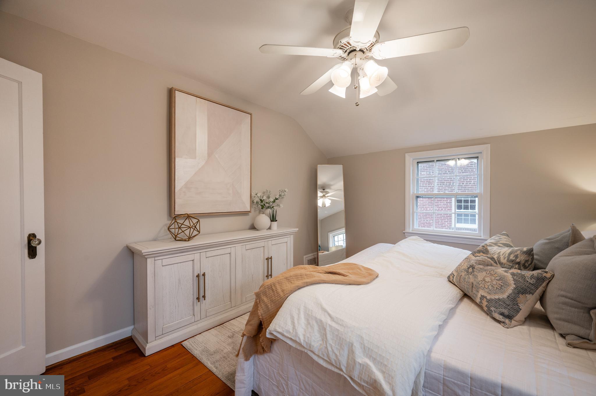 BARCROFT - Residential