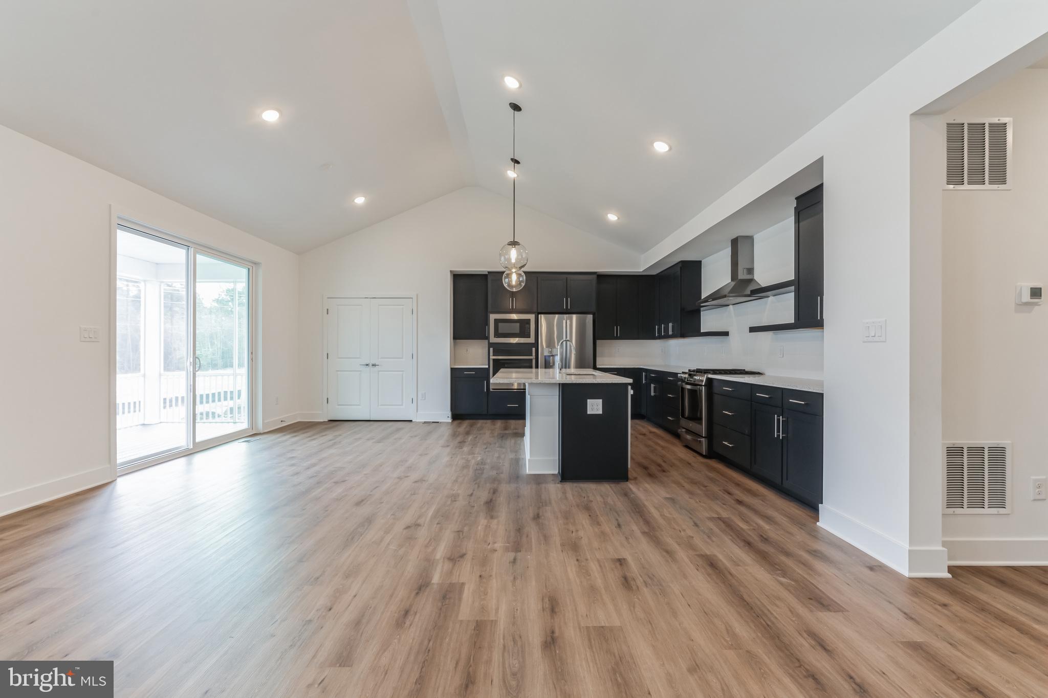 36355 GATE DRIVE