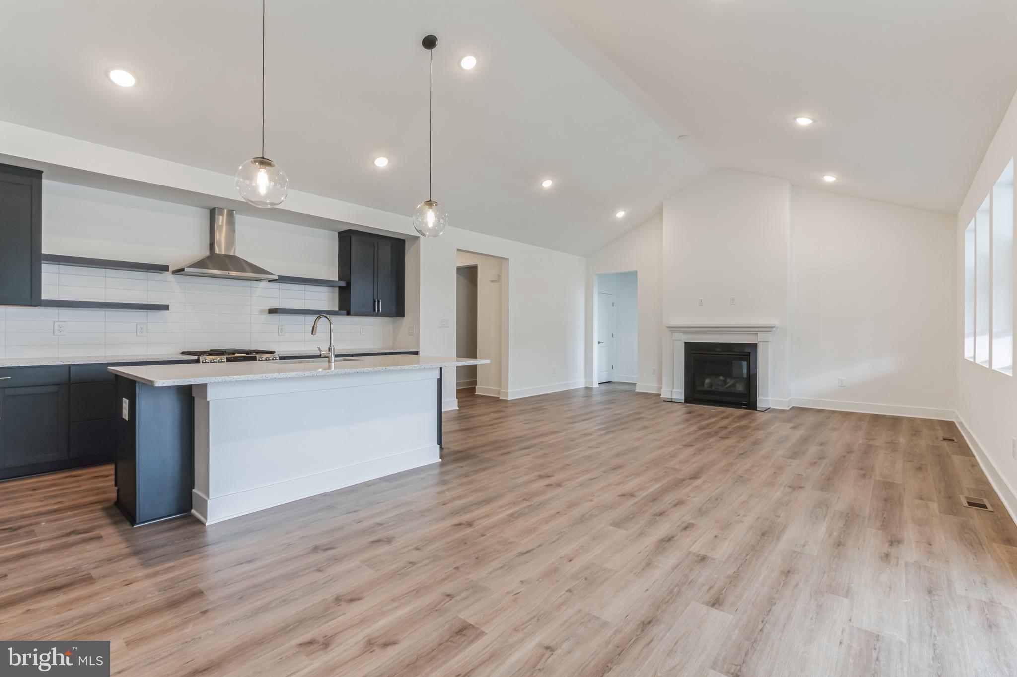 36355 GATE DRIVE