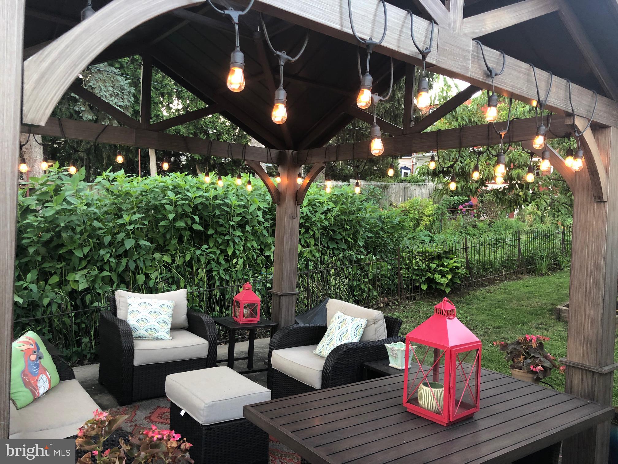 CHESTNUT HILL - Residential