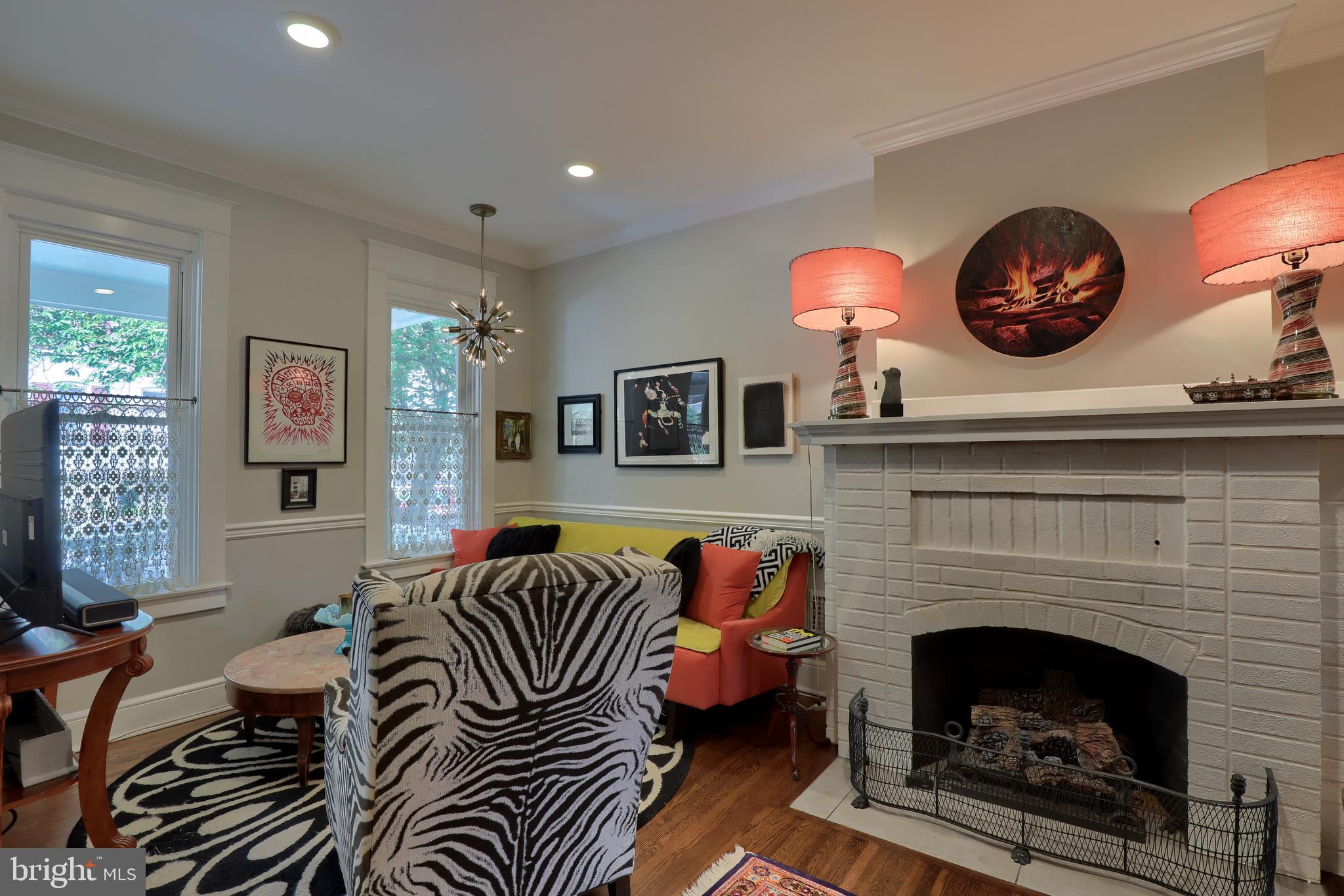 CHESTNUT HILL - Residential