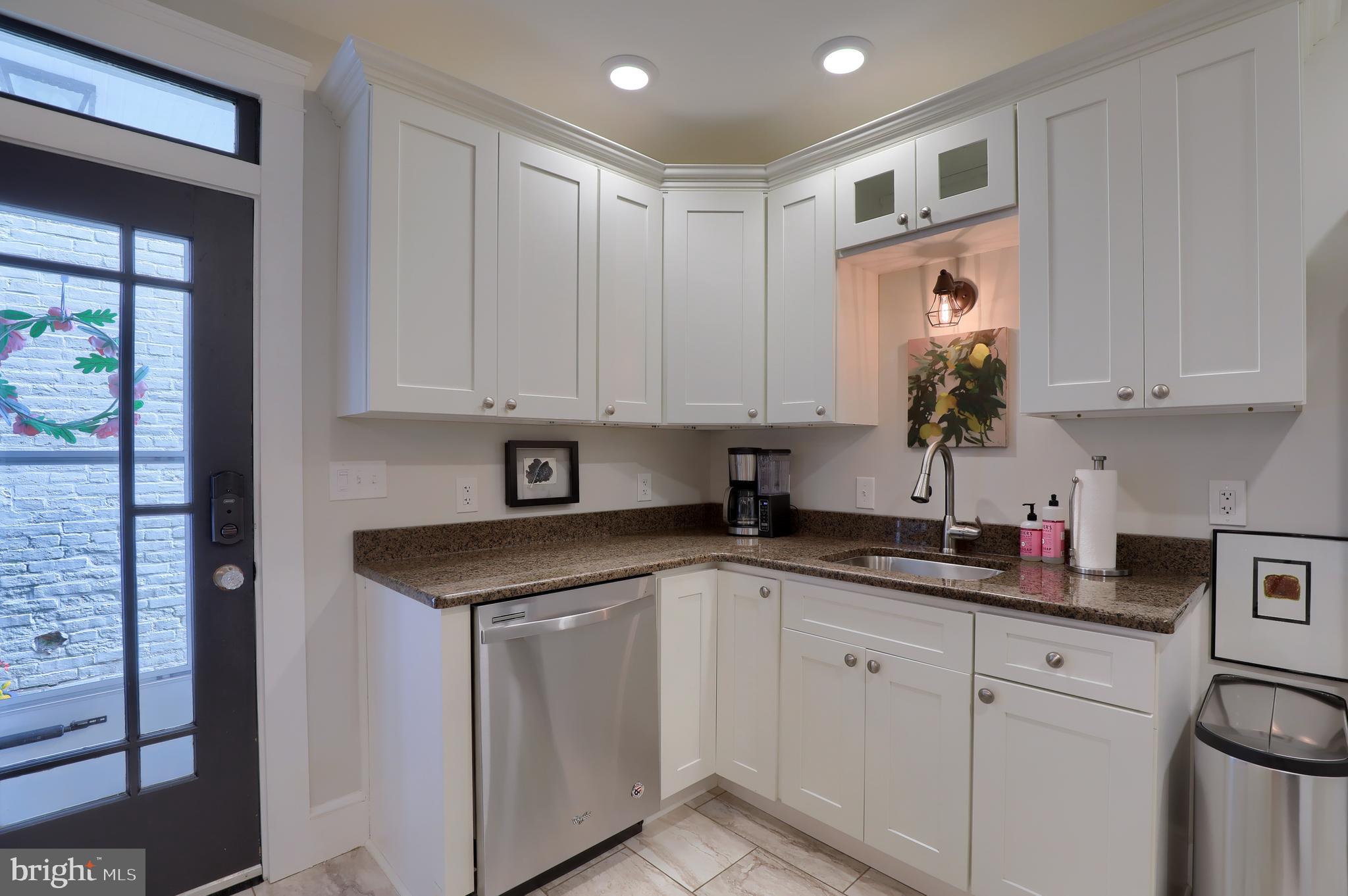 CHESTNUT HILL - Residential